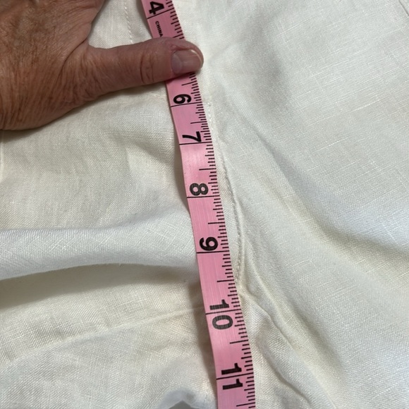BOSTON PROPER WHIte LINEN BLACK FLORAL EMBROIDERED ON LEG CAPRI PANTS SIZE 6 - Picture 9 of 10